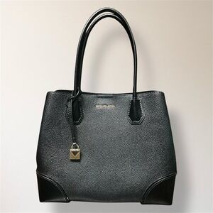 Michael Kors Mercer Gallery Black Pebbled Leather Tote Bag Gold Zip Career Party
